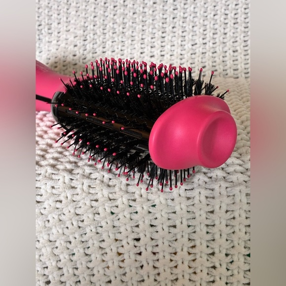 Revlon RVDR5222 Pink/Black One-Step Hair Dryer & Volumizer, 3 Heat Settings - Picture 4 of 10